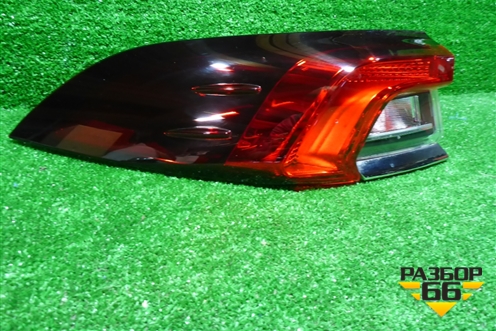 Фонарь задний наружный левый (8156002D10) для Toyota Corolla (E21) с 2018г (Королла 210)