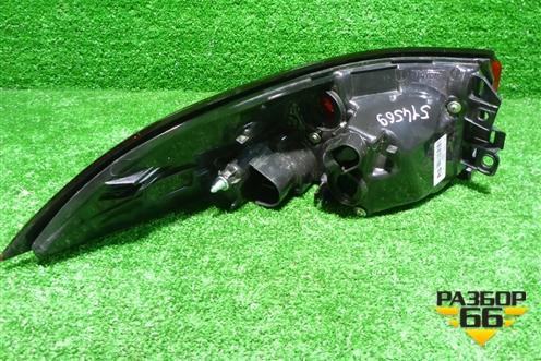 Фонарь задний наружный правый (8155002D11) для Toyota Corolla (E21) с 2018г (Королла 210)