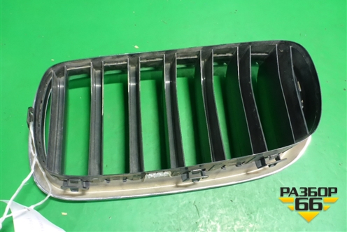 Решетка радиатора правая (7316076) для BMW X5 F15 с 2013г (Х5 Ф15)