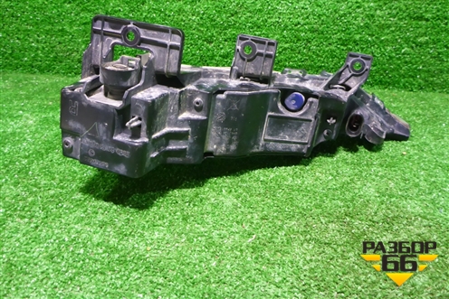 Фара противотуманная левая (после 2017г) (261505DA2C) для Infiniti Infiniti QX56/QX80 (Z62) с 2010г (Ку икс56/80)