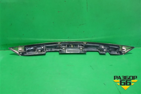 Накладка двери багажника (908161LA0A) для Infiniti Infiniti QX56/QX80 (Z62) с 2010г (Ку икс56/80)