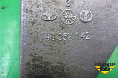 Кронштейн генератора (1.4л F14D3 нижний) (96352142) для Chevrolet Lacetti с 2003г
