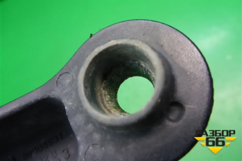 Поводок стеклоочистителя правый для Nissan Primera (P12E) с 2001-2008г (Примера)