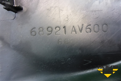 Накладка внутренняя (консоли левая) (68921AV600) для Nissan Primera (P12E) с 2001-2008г (Примера)