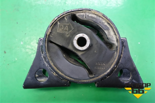 Опора двигателя передняя (112715M400) для Nissan Primera (P12E) с 2001-2008г (Примера)