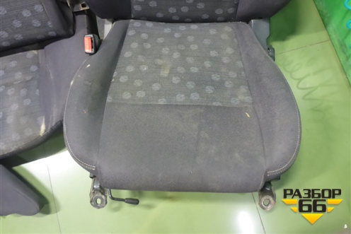 Сиденья комплект (с AIR BAG седан) для Nissan Primera (P12E) с 2001-2008г (Примера)
