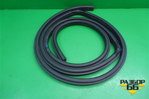 Уплотнитель двери задней правой для Nissan X-Trail (Т30) с 2000-2007г (Хтраил)