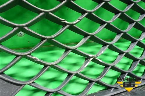 Решетка в передний бампер центральная (после 2018г) (A4638887701) для Mercedes Benz G-Klass W463 с1989г (Гелендваген)