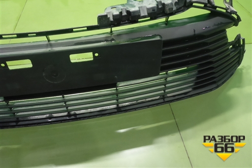 Решетка в передний бампер центральная (5311202B50) для Toyota Corolla (E21) с 2018г (Королла 210)