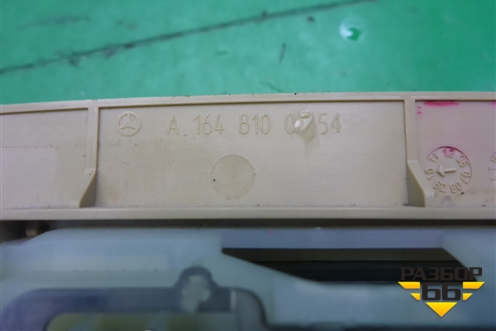 Ручка внутренняя потолочная задняя левая для Mercedes Benz ML-Klass W164 c 2005-2011г (МЛ)