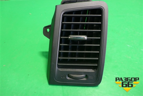 Дефлектор воздушный левый (687611AA0A) для Nissan Murano (Z51) с 2007-2015г (Мурано)