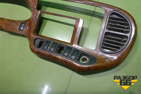 Накладка на торпедо  (847105A000) для Hyundai  HD 35-78 с 2003г