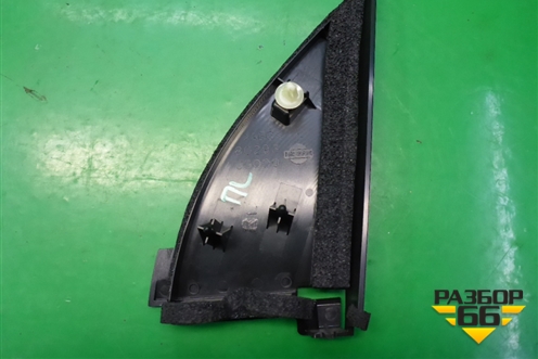 Накладка двери передней левой уголок (80293JG000) для Nissan X-Trail (Т31) с 2007-2014г