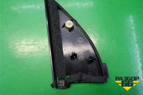 Накладка двери передней правой уголок (80292JG000) для Nissan X-Trail (Т31) с 2007-2014г