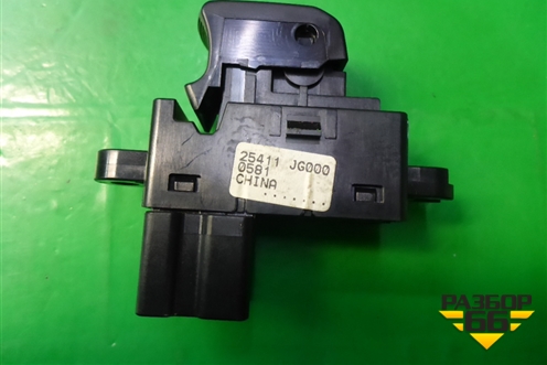 Кнопка стеклоподъёмника (задняя правая) (25411JG000) для Nissan X-Trail (Т31) с 2007-2014г
