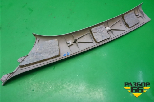 Обшивка стойки лобового стекла правая (2N11N03198BHW) для Ford Fusion с 2002г (Фьюжн)