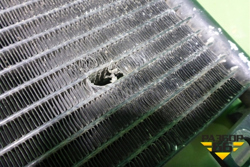 Радиатор кондиционера  (23437857) для Volvo TRUCK FH с 2013-2019г (ФШ)