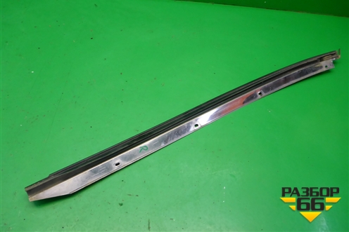 Молдинг лобового стекла правый для Nissan Bluebird Sylphy с 2000-2005г