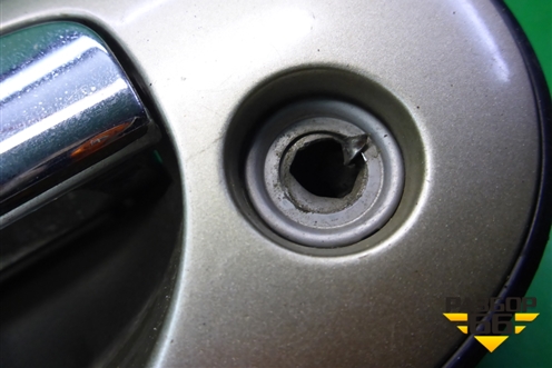 Ручка наружная двери передней левой для Nissan Bluebird Sylphy с 2000-2005г