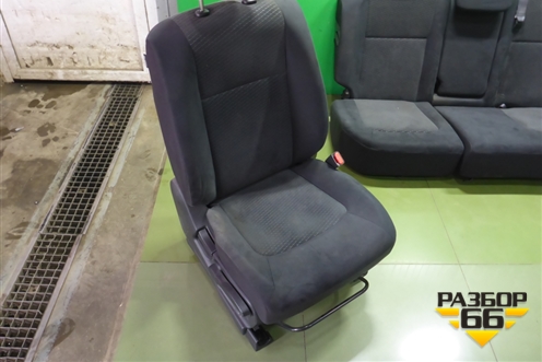 Сиденья комплект (велюр AIR BAG, правый руль) для Nissan X-Trail (Т31) с 2007-2014г