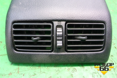 Дефлектор воздушный (в подлокотник) (687944P000) для Nissan X-Trail (Т31) с 2007-2014г
