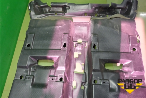 Покрытие напольное (правый руль) (749023UB0A) для Nissan X-Trail (Т31) с 2007-2014г