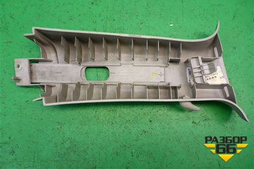 Обшивка стойки центральная верхняя левая (0UM15BD1AG) для Dodge Magnum с 2003-2008г
