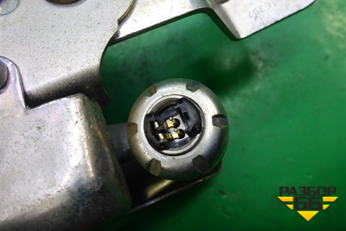 Ремень безопасности передний правый с пиропатроном для Nissan Navara (D40) с 2005-2015г (Навара)