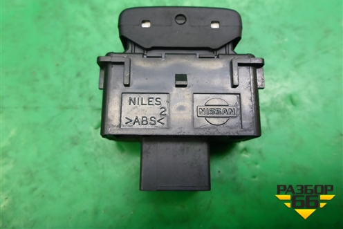 Кнопка центрального замка для Nissan Navara (D40) с 2005-2015г