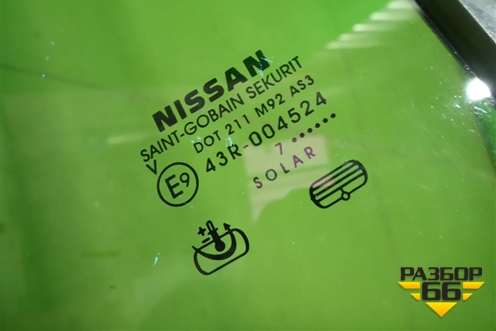 Стекло двери задней правой форточка (штатная тонировка) (82262EB320) для Nissan Navara (D40) с 2005-2015г