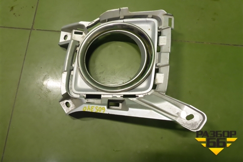 Накладка ПТФ левая (после 2012г до 2015г) (5204060070) для Toyota Land Cruiser (200) с 2008г (Ленд Крузер)