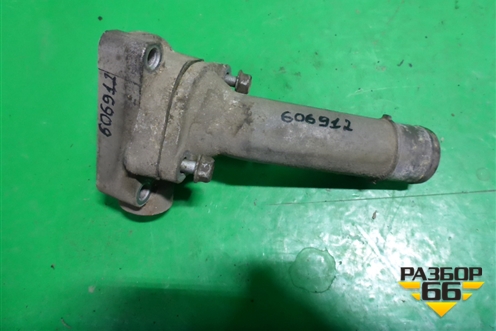 Фланец системы охлаждения (2.5л D4CB) для Hyundai Porter с 2004-2025г (Портер)