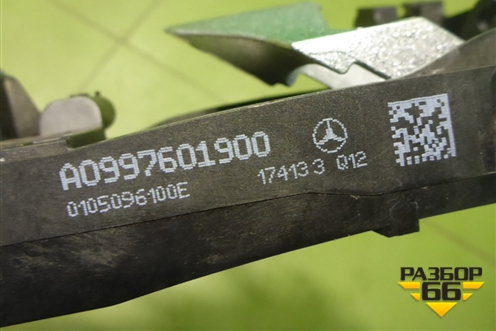 Кронштейн ручки наружной (передней левой) (A0997601900) для Mercedes Benz C-Klass W205 с 2014г (Ц)