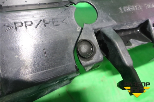 Дефлектор радиатора нижний (1668336070) для Toyota Rav-4 с 2012-2019г (Рав 4)