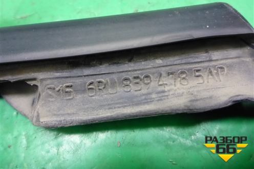 Накладка стекла заднего правого (6RU839478) для Volkswagen Polo (седан) с 2010г (Поло)
