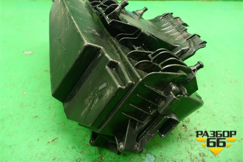 Корпус воздушного фильтра (A2710940304) для Mercedes Benz SLK R172 с 2010-2016г