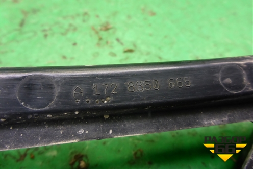 Кронштейн заднего бампера правый (A1728850665) для Mercedes Benz SLK R172 с 2010-2016г