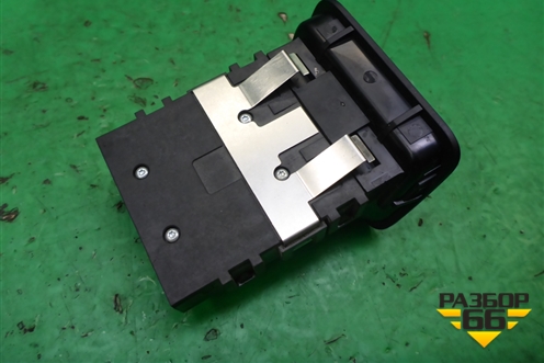 Кнопка стояночного тормоза (A2469050451) для Mercedes Benz SLK R172 с 2010-2016г