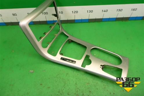 Накладка внутренняя (на консоль) (A1726801336) для Mercedes Benz SLK R172 с 2010-2016г