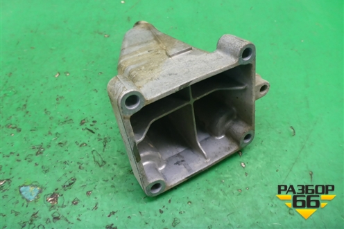 Кронштейн двигателя правый (1.8л 27186130) (A2712232504) для Mercedes Benz SLK R172 с 2010-2016г