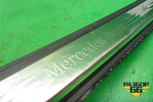 Накладка порога внутренняя левая (в проём) (A1726800535) для Mercedes Benz SLK R172 с 2010-2016г