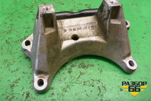 Кронштейн КПП (A2112420340) для Mercedes Benz SLK R172 с 2010-2016г