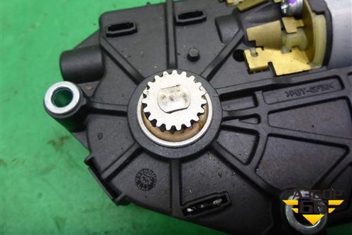 Моторчик люка (понарамы) для Hyundai Grand Santa Fe с 2012-2018г (Гранд Санта Фе)