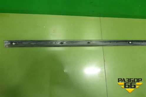 Уплотнитель на кузов правый для Nissan Murano (Z51) с 2007-2015г (Мурано)