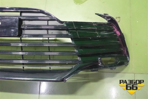 Решетка в передний бампер центральная (после 2020г) (5310206570) для Toyota Camry V70 с 2017г (Камри)