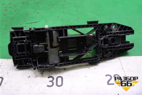 Ручка наружная двери задней правой для Skoda Yeti с 2009г (Етти)