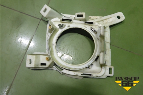 Накладка ПТФ левая (после 2012г до 2015г дубликат) для Toyota Land Cruiser (200) с 2008г (Ленд Крузер)