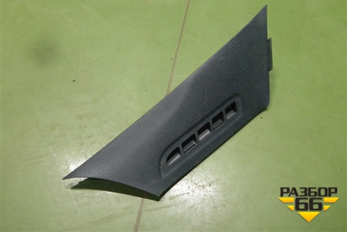 Накладка на торпедо (правая) (77104SNAA001) для Honda Civic 4D с 2006-2012г