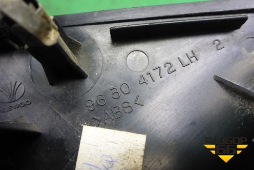 Накладка двери передней левой уголок (96304172) для Chevrolet Lanos с 2004г (Ланос)