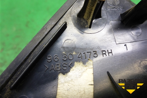 Накладка двери передней правой уголок (96304173) для Chevrolet Lanos с 2004г (Ланос)